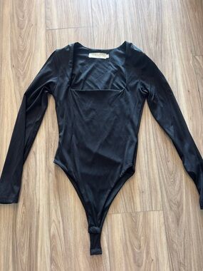 Black Long-Sleeve Girls' One-Piece Bodysuit